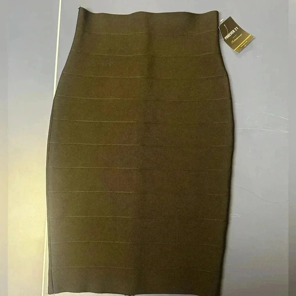 Women’s forever 21 pencil skirt size small